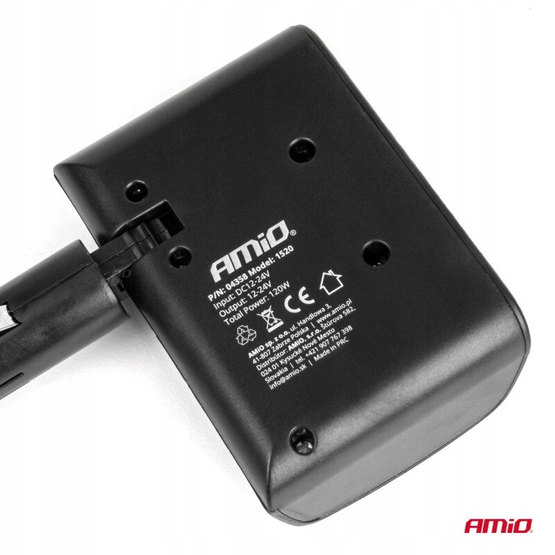 Czarny rozdzielacz gniazda zapalniczki z widocznym logo \'AMiO\' oraz specyfikacją techniczną: PIN: 04358 Model: 1520, Input: DC 12-24V, Total Power: 120W. Na dole znajduje się czerwone logo \'AMiO\'.
