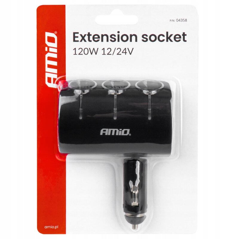 Na obrazku znajduje się czarny rozdzielacz gniazda zapalniczki z trzema wejściami, zapakowany w przezroczyste opakowanie. Na opakowaniu widnieje tekst: \'Extension socket 120W 12/24V\' oraz logo \'AMiO\'.