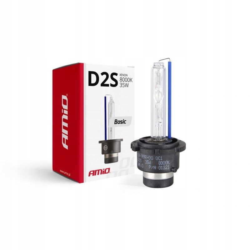 Na obrazie widoczna jest żarówka ksenonowa oraz pudełko z napisem \'D2S Xenon 8000K 35W Basic\'. Logo \'AMiO\' znajduje się na pudełku i podstawie żarówki.