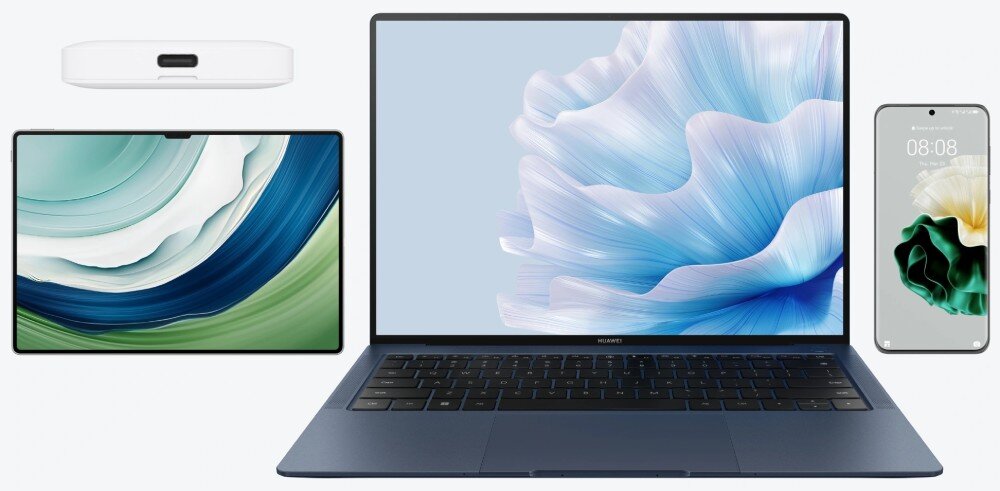 Router HUAWEI 4G Mobile Wi-Fi 5 E5586-326 Zestawienie trzech urządzeń: tabletu, laptopa oraz smartfona, nad którymi widoczny jest spód białego routera z centralnie umieszczonym portem USB typu C. Wszystkie ekrany wyświetlają kolorowe tapety z motywami roślinnymi i falistymi kształtami