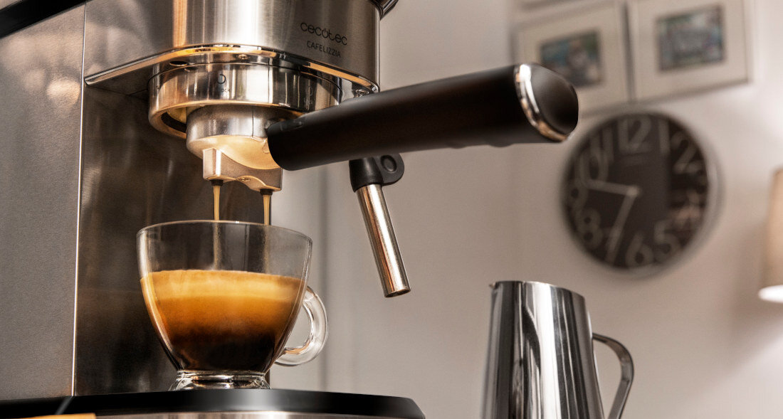 Ekspres CECOTEC Cafelizzia 790 Srebrny elegancki wyglad design kolor