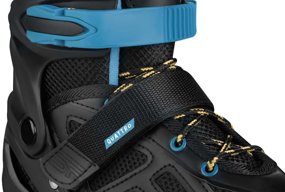 Łyżworolki SPOKEY Quattro 4w1 (rozmiar 38-41) Czarno-niebieski zbliżenie na zapięcia białe tło system zapięcia oparty na dwusekcyjne klamrze, rzepie i sznurówkach precyzyjne dopasowanie do stopy stabilizuje nogę ogranicza jej przesuwanie się wewnątrz buta poprawia komfort pewne trzymanie stopy zwiększa poczucie kontroli