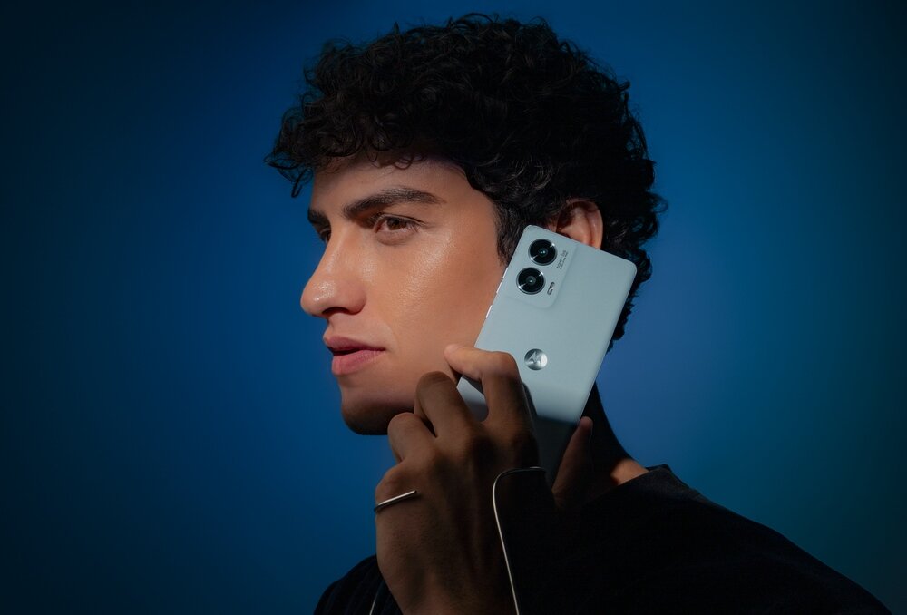 Smartfon MOTOROLA Edge 50 Fusion krawędzie kolory wykonanie 