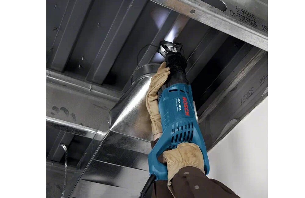 Piła szablasta BOSCH GSA 1100 E Professional Wbudowane diody LED gwarantują lepszą widoczność