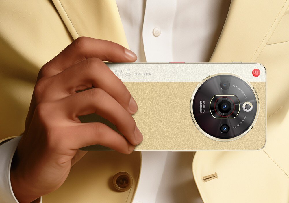 Smartfon ZTE Nubia Focus Pro 5G wersje 