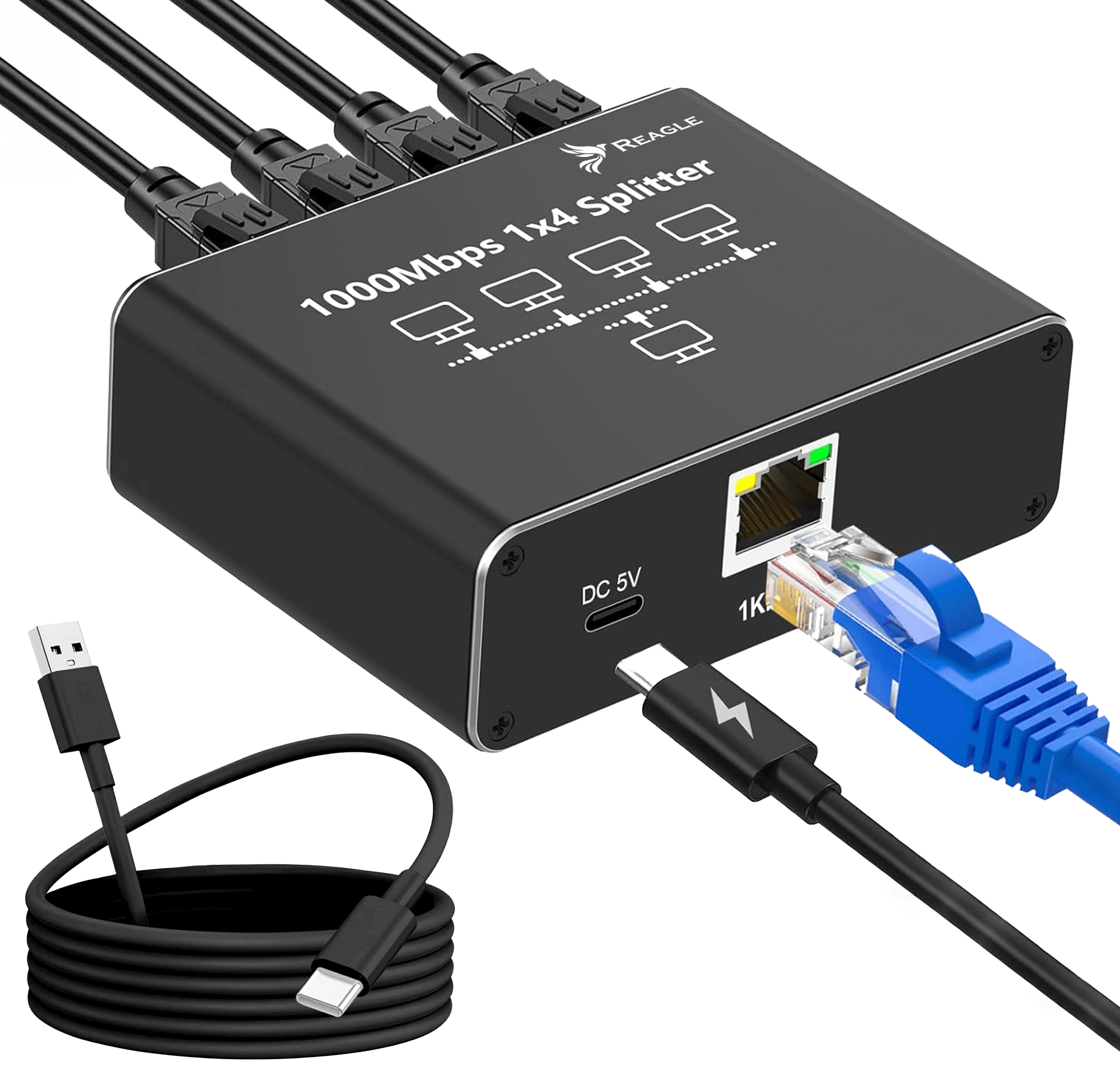 Na obrazie znajduje się czarny adapter sieciowy z napisem \'1000Mbps 1x4 Splitter\' oraz logo REAGLE. Obok adaptera widoczny jest czarny kabel USB z końcówką typu C.