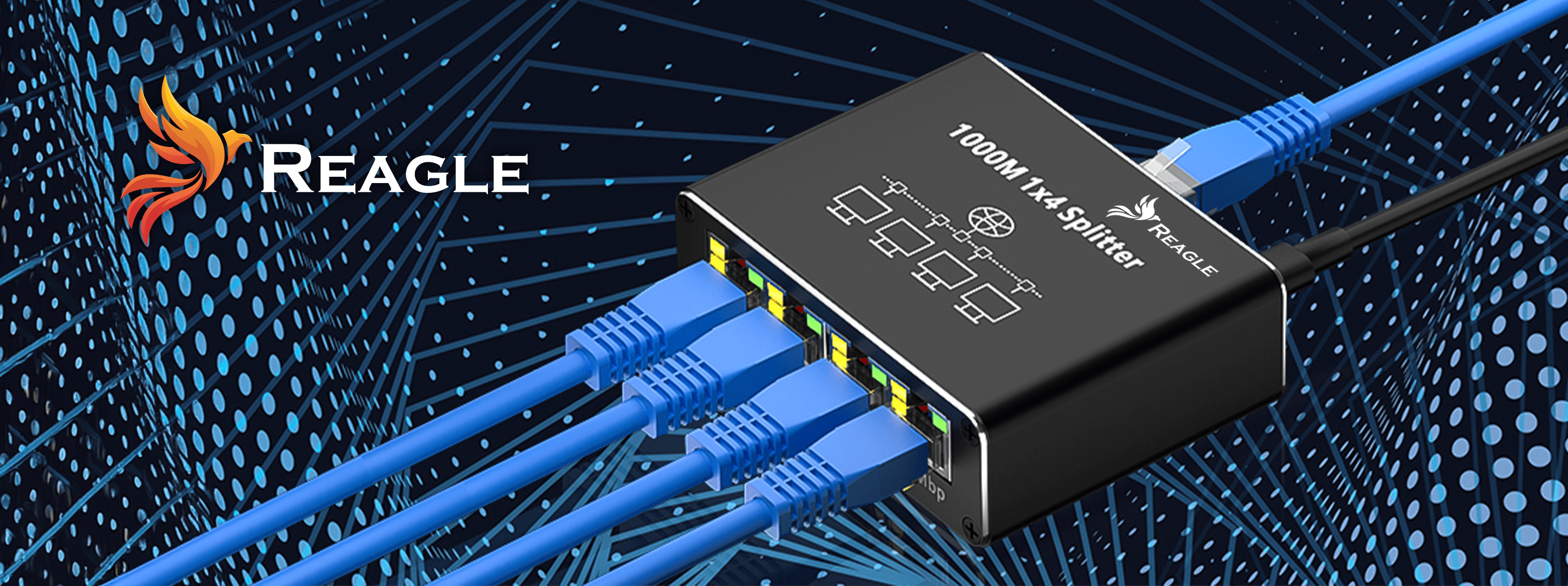 Na obrazie widoczny jest czarny adapter z napisem \'1000M 1x4 Splitter\' oraz logo \'REAGLE\'. Do adaptera podłączone są niebieskie kable Ethernet, a w tle znajduje się abstrakcyjna grafika z liniami i kropkami.
