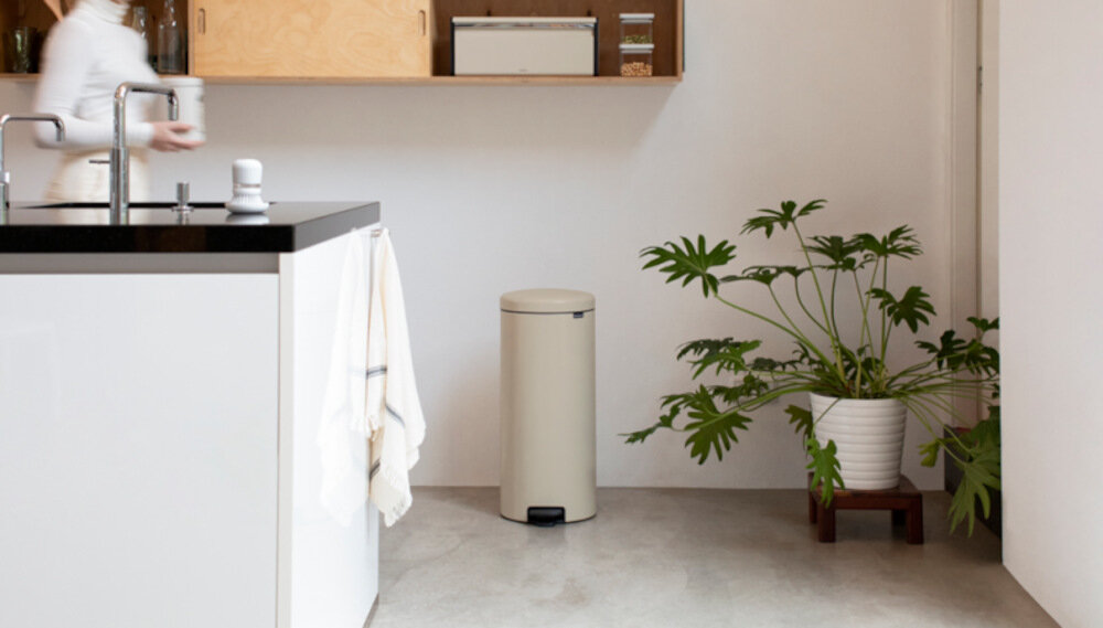 Kosz na śmieci BRABANTIA 115349 Touch Bin New 30L Stalowy Estetyczny design