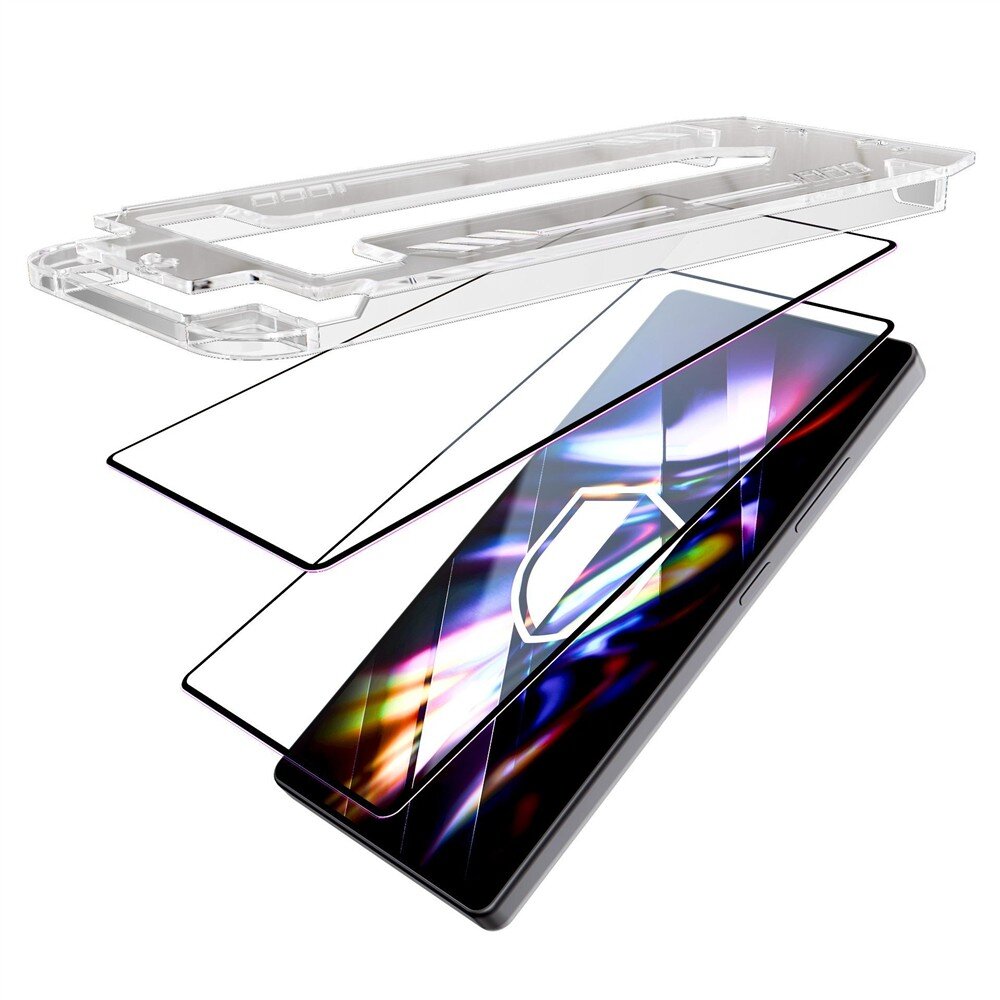 Obraz przedstawia zestaw dwóch przezroczystych szkieł hartowanych, które są umieszczone nad ekranem smartfona. W tle widoczna jest kolorowa grafika na ekranie urządzenia.