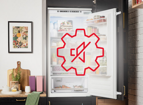 Urządzenie firmy Amica; lodówka wypełniona żywnością