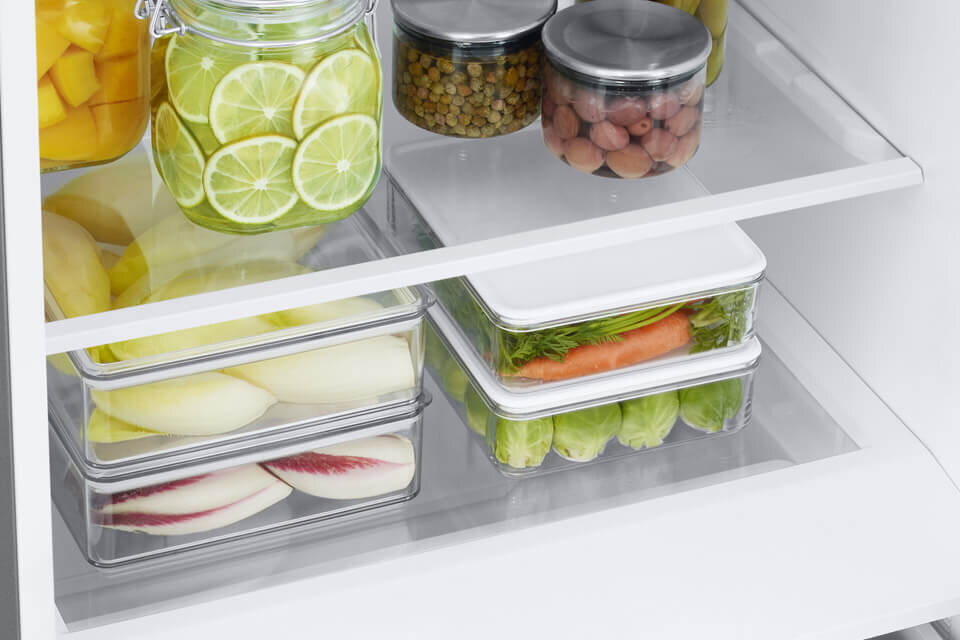 Półki pozwalają przechowywać naprawdę ciężkie naczynia