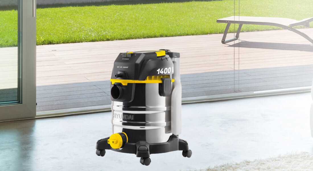 Odkurzacz piorący HYUNDAI VC5850 Swoboda ruchu podczas pracy Obrotowe kółka 360° ergonomiczna rączka z regulacją ssania