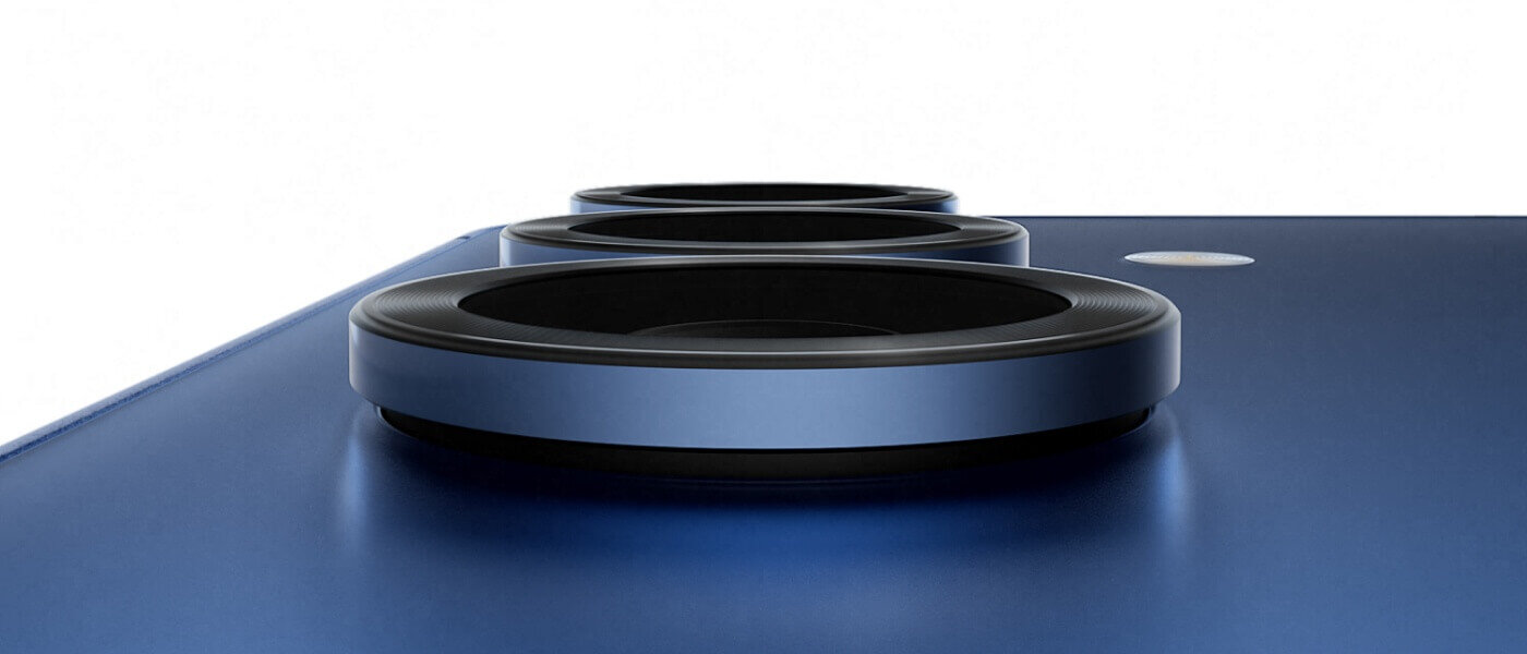 Obiektywy aparatu Galaxy S25 pojawiają się w zbliżeniu, a całe urządzenie obraca się, ukazując tylną część. Kolejne urządzenie widoczne jest za nim od strony głównego ekranu, prezentując przednią kamerę. Obiektywy aparatu Galaxy S25 pojawiają się w zbliżeniu, a całe urządzenie obraca się, ukazując tylną część. Kolejne urządzenie widoczne jest za nim od strony głównego ekranu, prezentując przednią kamerę.