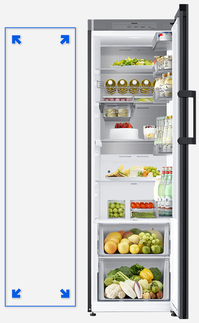 Otwarte drzwi chłodziarki Samsung Bespoke pozwalają zobaczyć wypełnione produktami wnętrze uzyskane dzięki technologii SpaceMax™