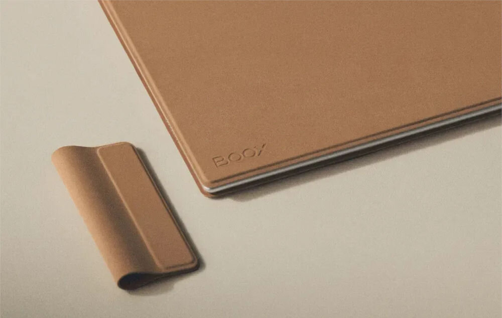 Etui na Boox Go 10.3 Gen. 2 Lumi ONYX Brązowy zbliżenie na etui i uchwyt na rysik beżowe tło