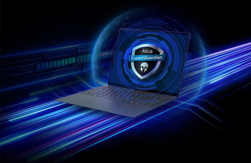Obraz przedstawia laptop z wyświetlonym na ekranie logo \'ASUS ExpertGuardian\' na tle dynamicznych, niebieskich linii. Laptop jest otwarty, a jego klawiatura jest widoczna.