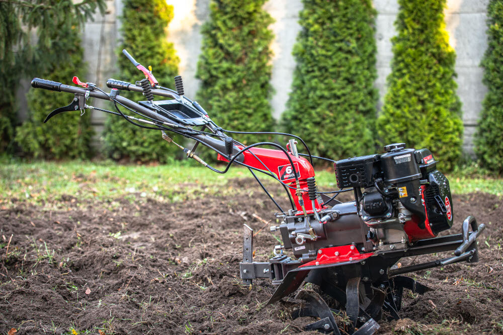 Glebogryzarka spalinowa GREENSO WM1000N-6 wyglad bok front