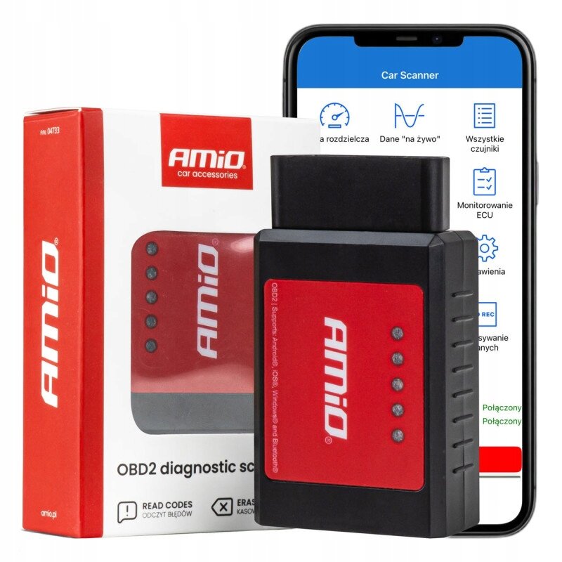 Na obrazie znajduje się interfejs diagnostyczny AMiO OBD2 z czerwonym panelem i czarną obudową, obok pudełka z napisem \'AMiO car accessories\'. W tle widoczny jest ekran smartfona z aplikacją \'Car Scanner\'.