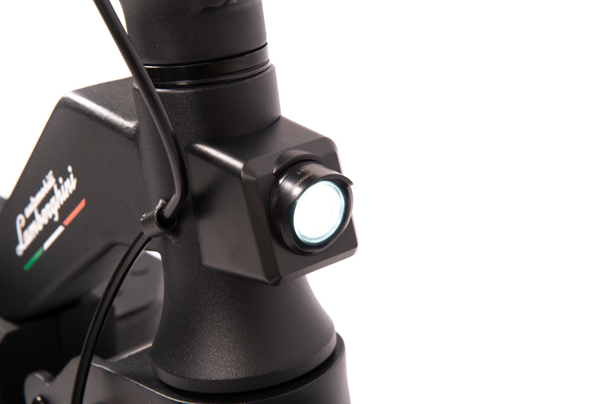 Lamborghini AL EXT istotne jest oswietlenie