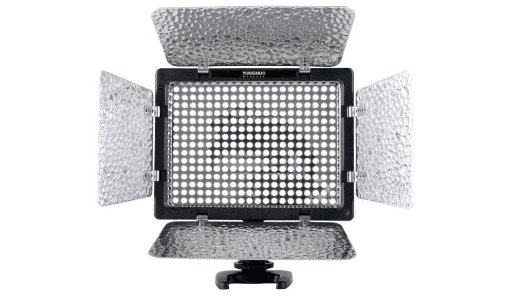 Lampa LED YONGNUO YN300III aparat zdjęcia moc jasność błysk pomiar ekran ustawienia