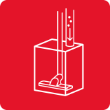 Ikona przedstawia biały schemat odkurzacza w przezroczystym pudełku na czerwonym tle. Widoczna jest strzałka skierowana w dół oraz trzy kropki nad nią.