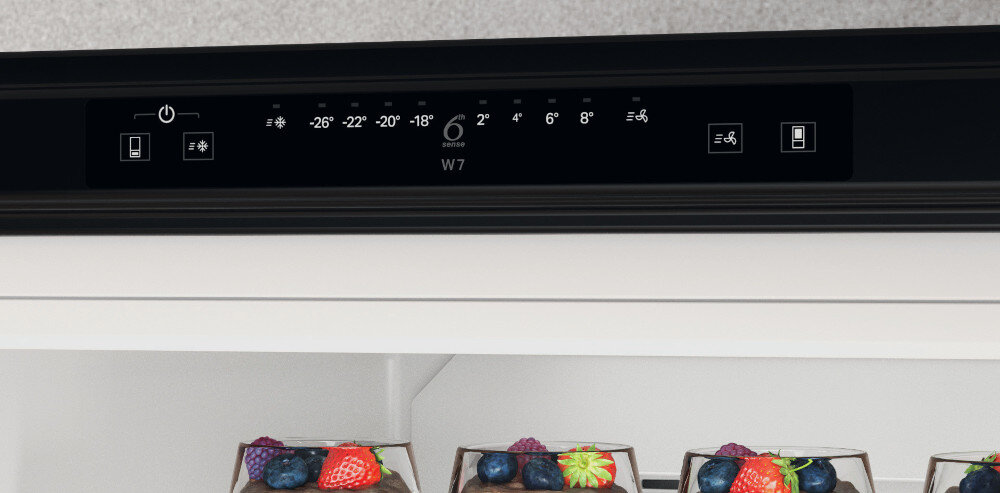 LODÓWKA WHIRLPOOL W7X 81I W wyświetlacz wewnątrz