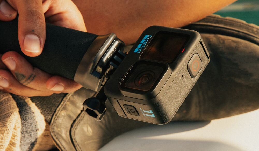 Kamera sportowa GOPRO HERO11  sport montaż nagrywanie stabilizacja montaż edycja filtry ostrość śledzenie tryby bateria akumulator zasilanie ładowanie rozdzielczość filmy obudowa odporność wielkość łączność sterowanie 