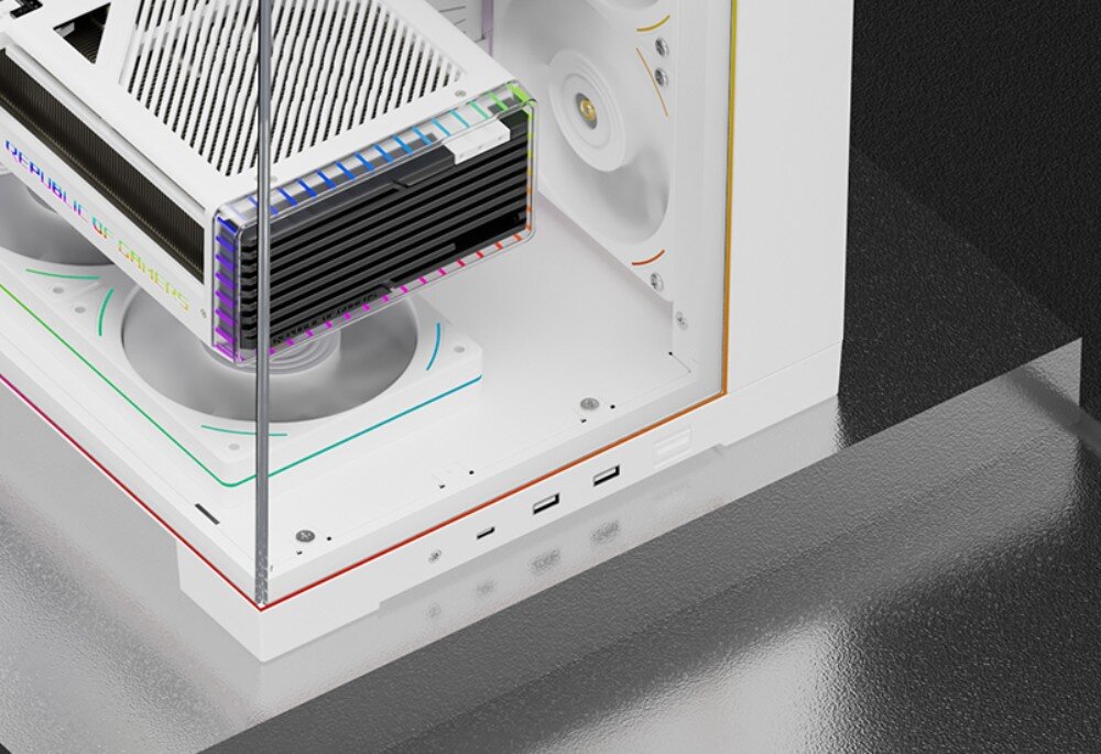 Obudowa THERMALRIGHT A70 Vision ARGB zbliżenie na dolny róg obudowy komputerowej przez szklane panele, widać fragment karty graficznej, podświetlane na pomarańczowo wentylatory oraz zewnętrzny panel z portami USB i gniazdem audio