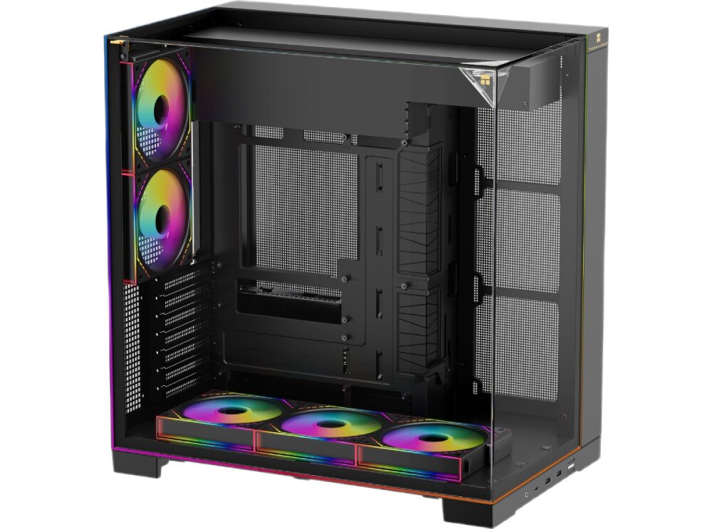 Obudowa THERMALRIGHT A70 ARGB Fan Pusta czarna obudowa widziana pod kątem ze szklanymi panelami na froncie, boku i górze, przez które widać wnętrze z miejscem na podzespoły oraz dwa tylne i trzy dolne wentylatory świecące w kolorach tęczy