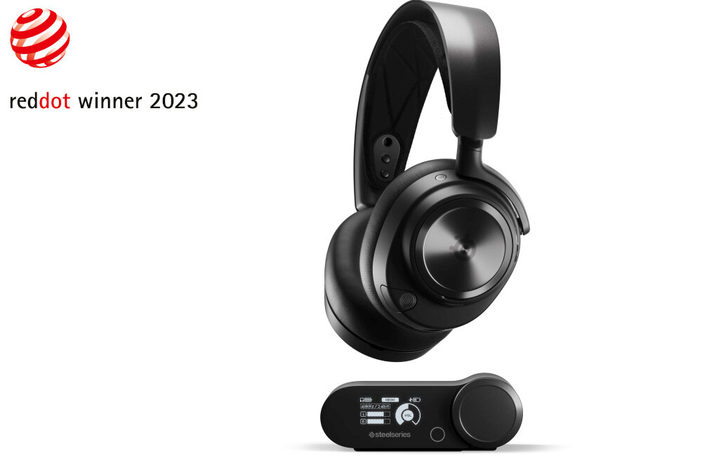 Czarne słuchawki nauszne z widocznym logo \'steelseries\' na kontrolerze. Obok znajduje się napis \'reddot winner 2023\'.