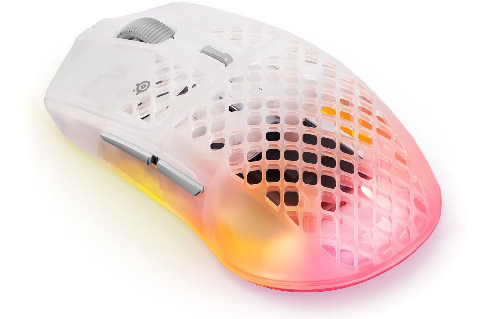 STEELSERIES Aerox 3 Oprogramowanie SteelSeries Engine precyzyjne ustawienie DPI, akceleracji oraz innych parametrów myszy - mysz na białym tle pod kątem