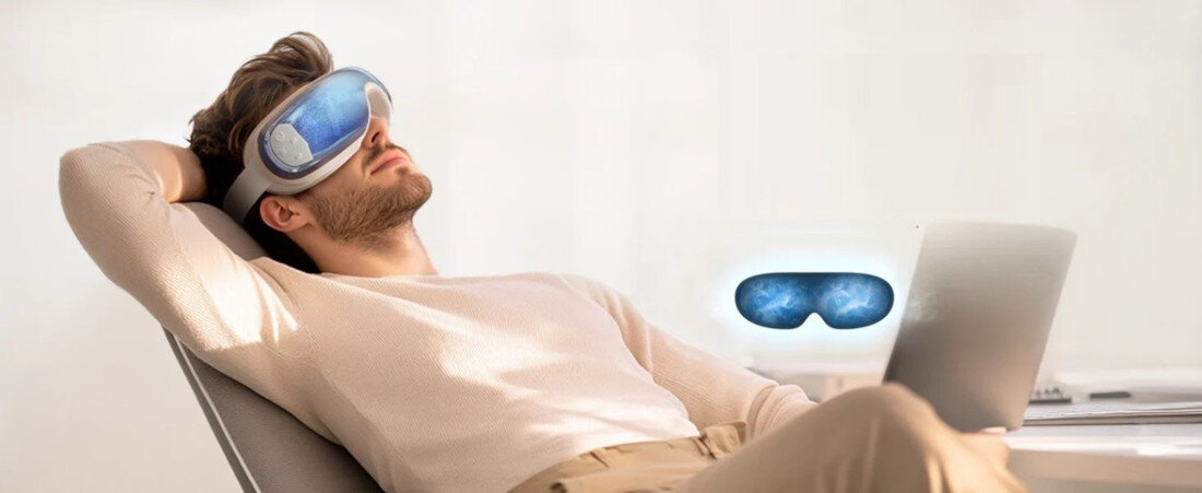 Masażer do oczu RENPHO Edge Eyeris 3 Różowo-złoty zdjęcie lifestyle technologia chłodzenia funkcję aktywnego chłodzenia  jest prawdziwym game-changerem