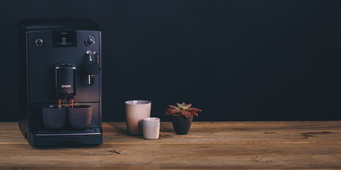 Ekspres NIVONA CafeRomatica 550 możliwości przycisk dwie filiżanki przygotowywanie kawa mleczna espresso 