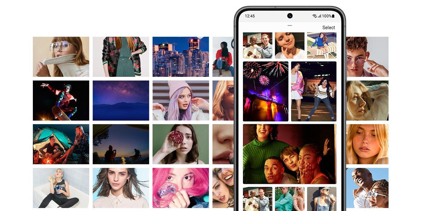 Obraz przedstawia smartfon z wyświetlaczem pokazującym siatkę miniatur zdjęć, obok znajduje się większa siatka różnych zdjęć, w tym portretów i krajobrazów. Na ekranie smartfona widoczny jest czas 12:45 oraz ikony zasięgu i baterii.