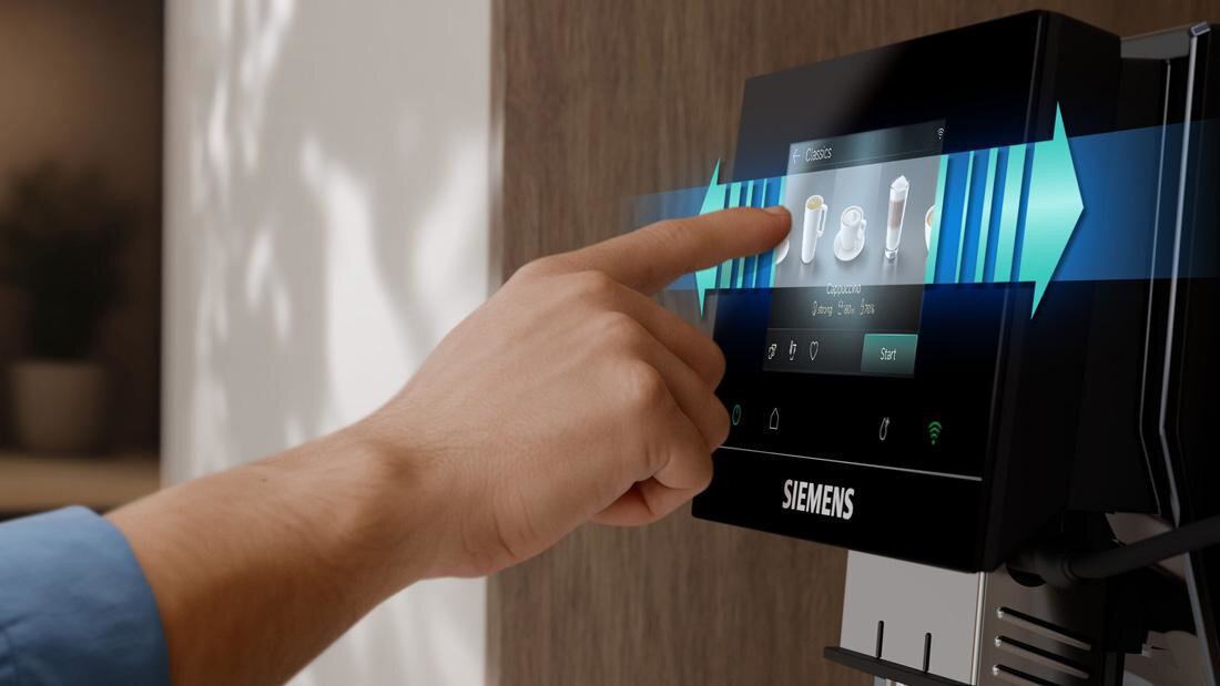 Ekspres SIEMENS EQ.700 TQ723E03 dotykowy wyświetlacz Personalizacja smaku ulubionej kawy zgodnie preferencje Intuicyjny wyświetlacz iSelect funkcja dotykowa  5-calowemu, w pełni dotykowemu wyświetlaczowi iSelect prezentacja wyświetlacza palec naciska na wyświetlacz