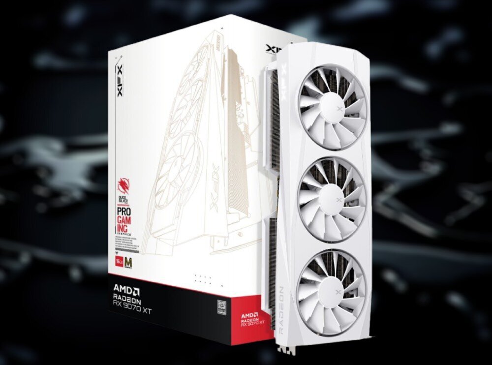 Komputer MAD DOG ENDORFY500ARGB-WH-A02DR32 Opakowanie i karta graficzna stojąca obok siebie, widoczny projekt z trzema dużymi wentylatorami oraz logo producenta na ciemnym tle, opis