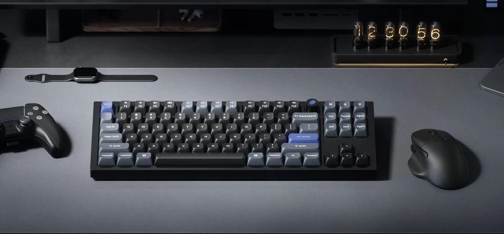 KEYCHRON Q3 HE 8K KEYCHRON Q3 HE 8K 365 × 137 × 31 mm 2,26 kg Lekka konstrukcja stabilna rama - klawiatura na białym blacie, obok myszka 