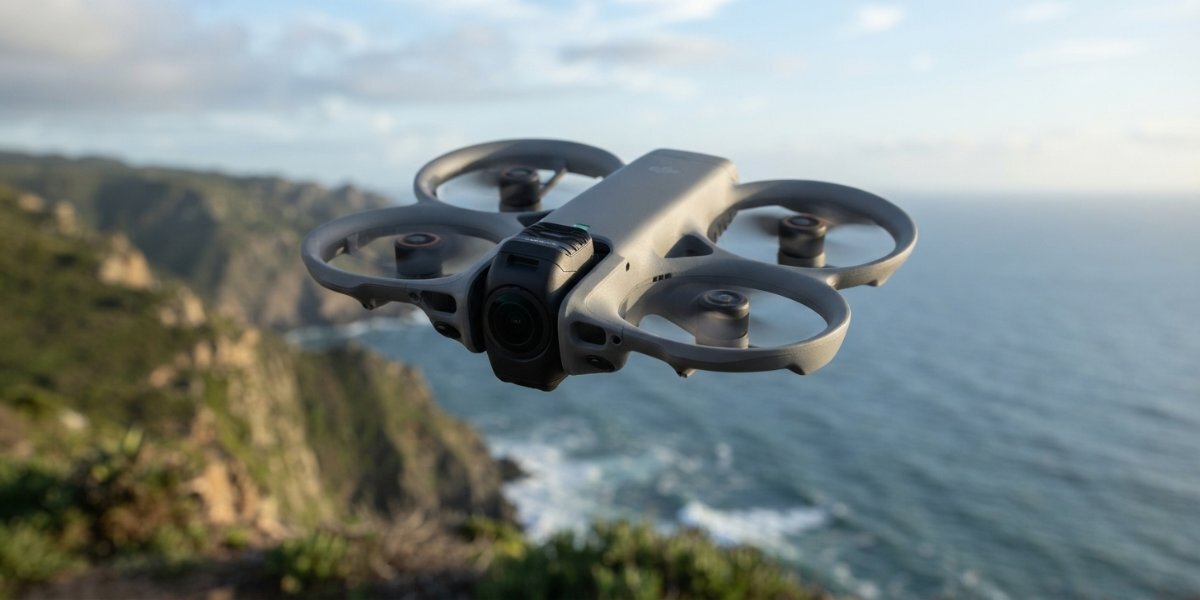 Dron DJI w trakcie lotu.