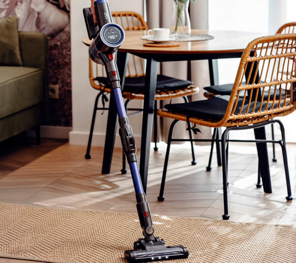 Odkurzacz ADLER AD 7061 wygląd design prezentacja wizualizacja tło Wygoda codziennego sprzątania<