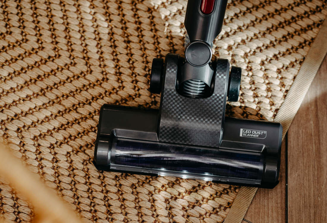 Odkurzacz ADLER AD 7061 Wysoka wydajność Silnik bezszczotkowy 200 W ssanie do 23 000 Pa z dywanów i podłóg twardych  Dwa poziomy mocy dopasowanie praca potrzeby