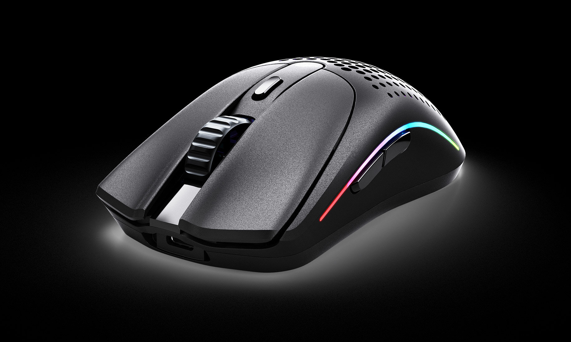 GLORIOUS Model O 2 zoptymalizowanej budowie z małymi otworami inteligentnemu rozmieszczeniu baterii 68 gramów Przyczepna tekstura powierzchni - Wnętrze myszy pokazane na czarnym tle