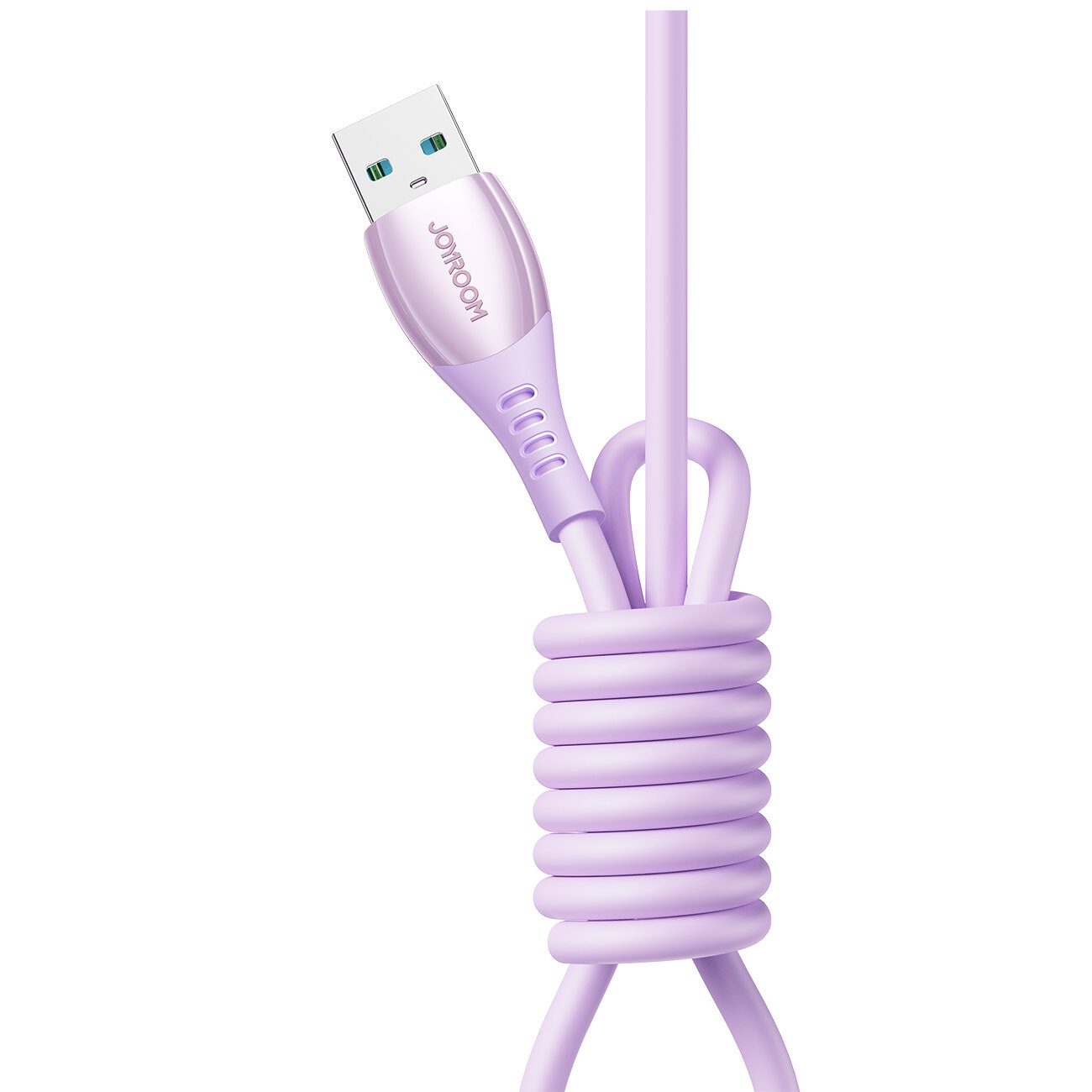 Fioletowy kabel USB-A z napisem \'JOYROOM\' na wtyczce, zwinięty w spiralę. Kabel ma gładką powierzchnię i jest przeznaczony do ładowania oraz transferu danych.