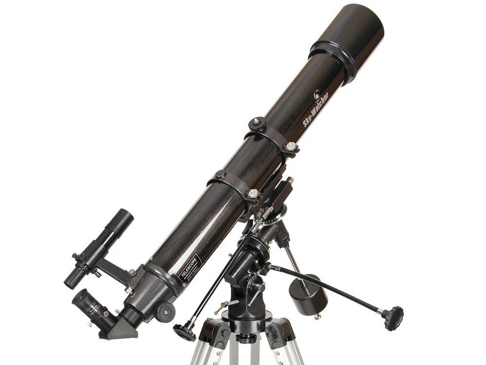 Teleskop SKY-WATCHER (Synta) BK909EQ2 zbliżenie od tyłu