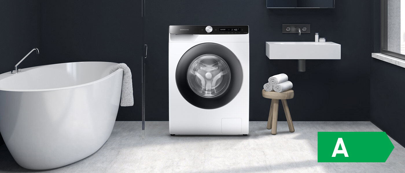 Pralka Samsung WW80T534DAEAS6  w samym centrum łazienki