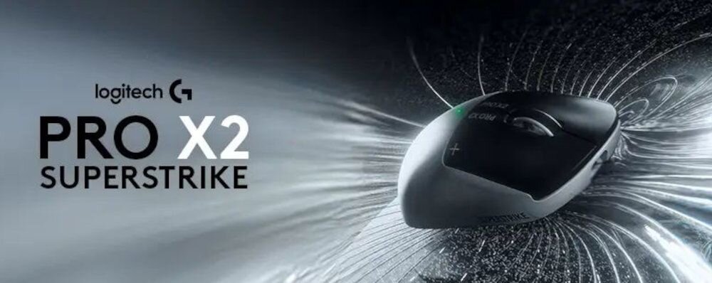 Obraz przedstawia mysz komputerową z napisem \'logitech G PRO X2 SUPERSTRIKE\' na tle dynamicznego wzoru. Mysz ma ciemny kolor i widoczne przyciski oraz rolkę przewijania.