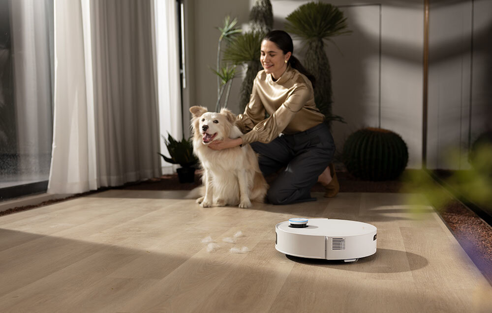 Robot sprzątający DREAME Aqua 10 Ultra Track Complete Biały Podłogi lśniąco czyste System mopowania TrackSync™ Constant Hot Water Mopping funkcja stałego płukania ciepłam woda temperatura zakres w czasie rzeczywistym Szeroki pad równomiernie dociska się do powierzchni plamy