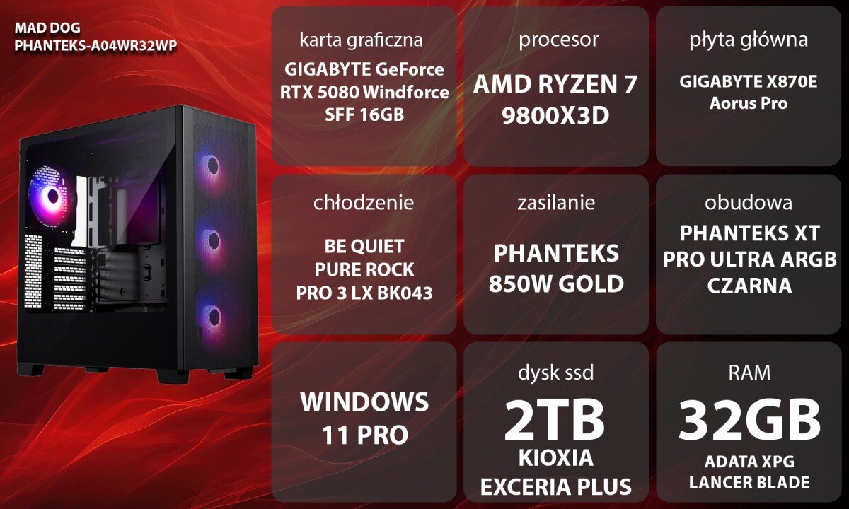 Komputer MAD DOG PHANTEKS-A04WR32WP Uśmiechnięta kobieta w brązowym swetrze i słuchawkach siedzi przy biurku przed monitorem komputera, trzymając dłonie na podświetlanej klawiaturze i myszce w ciemnym pokoju z kolorowym oświetleniem gamingowym