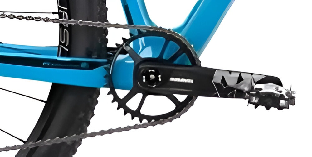 Rower górski MTB ROMET Monsun 2 29150135-A U15 29 cali Turkusowy zbliżenie na korbę i kasetę białe tło widok z boku precyzyjny napęd oparty na komponentach renomowanej marki SRAM kaseta SRAM typu PG-1210 SX Eagle o szerokim zakresie 11-50T korba SRAM typu NX Eagle Dub 34T 170 mm