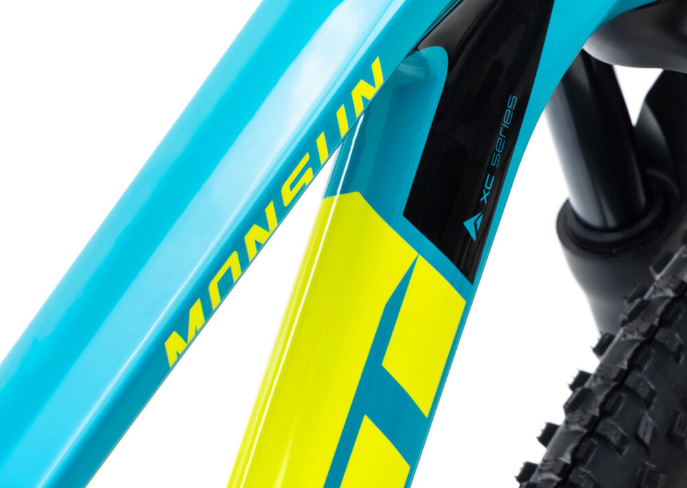 Rower górski MTB ROMET Monsun 2.0 29151342-B 1 U15 29 cali Turkusowy zbliżenie na ramę białe tło widok z góry 15-calowa, karbonowa rama niska waga roweru 15 kg odpowiednia sztywność wybór rozmiaru ramy Twój wzrost mierzony w zrelaksowanej pozycji typ roweru dla osób o wzroście od 154 do 165 cm