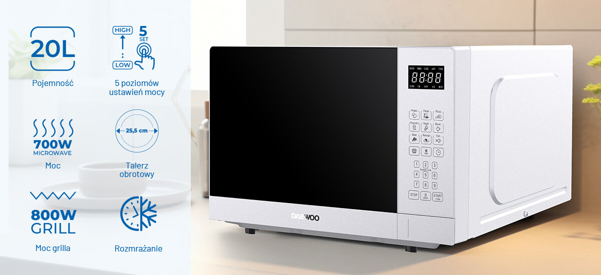 Kuchenka mikrofalowa z panelem sterowania i wyświetlaczem cyfrowym, obok niej znajdują się ikony informujące o pojemności 20L, mocy 700W, mocy grilla 800W, średnicy talerza 25.5 cm, 5 poziomach ustawień mocy oraz funkcji rozmrażania. Na urządzeniu widoczne jest logo \'DAEWOO\'.